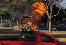 Operativo federal en Jalisco desata narcobloqueos; serían al menos ocho estados