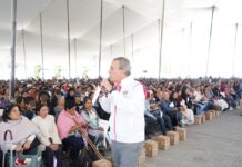 Respalda Pepe Chedraui a familias con entrega de despensas en Bosques de San Sebastián